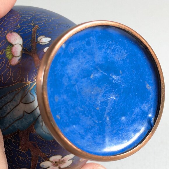 Small Blue Cloisonne vase 5 1/4" / 13 cm, Cherry blossom tree and Blue bird - Picture 10 of 10